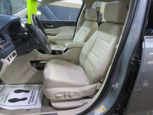 Used 2023 GMC Acadia Denali w/ Denali Ultimate Package image 15