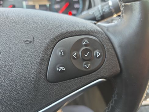 Used 2016 Chevrolet Impala LTZ w/ Enhanced Convenience Package FWD image 26