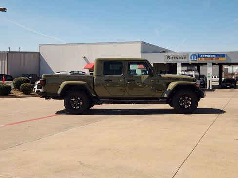 New 2026 Jeep Gladiator Sport image 7