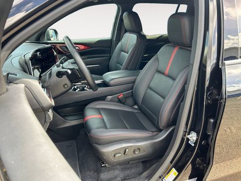 Used 2024 Chevrolet Traverse RS AWD/4WD image 6