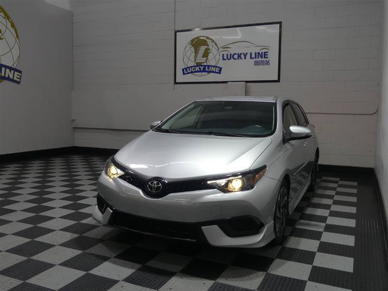 Used 2018 Toyota Corolla iM w/ All-Weather Mat Package FWD image 4