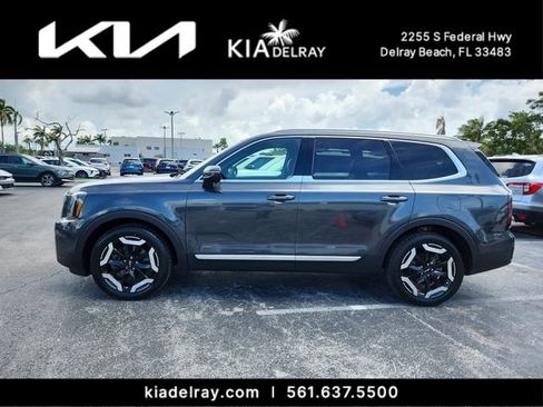 Used 2024 Kia Telluride EX w/ EX Captain's Chair Package FWD image 5