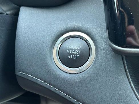 Certified 2025 Toyota Highlander XLE FWD image 29