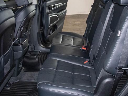 Used 2025 Kia Telluride SX image 16
