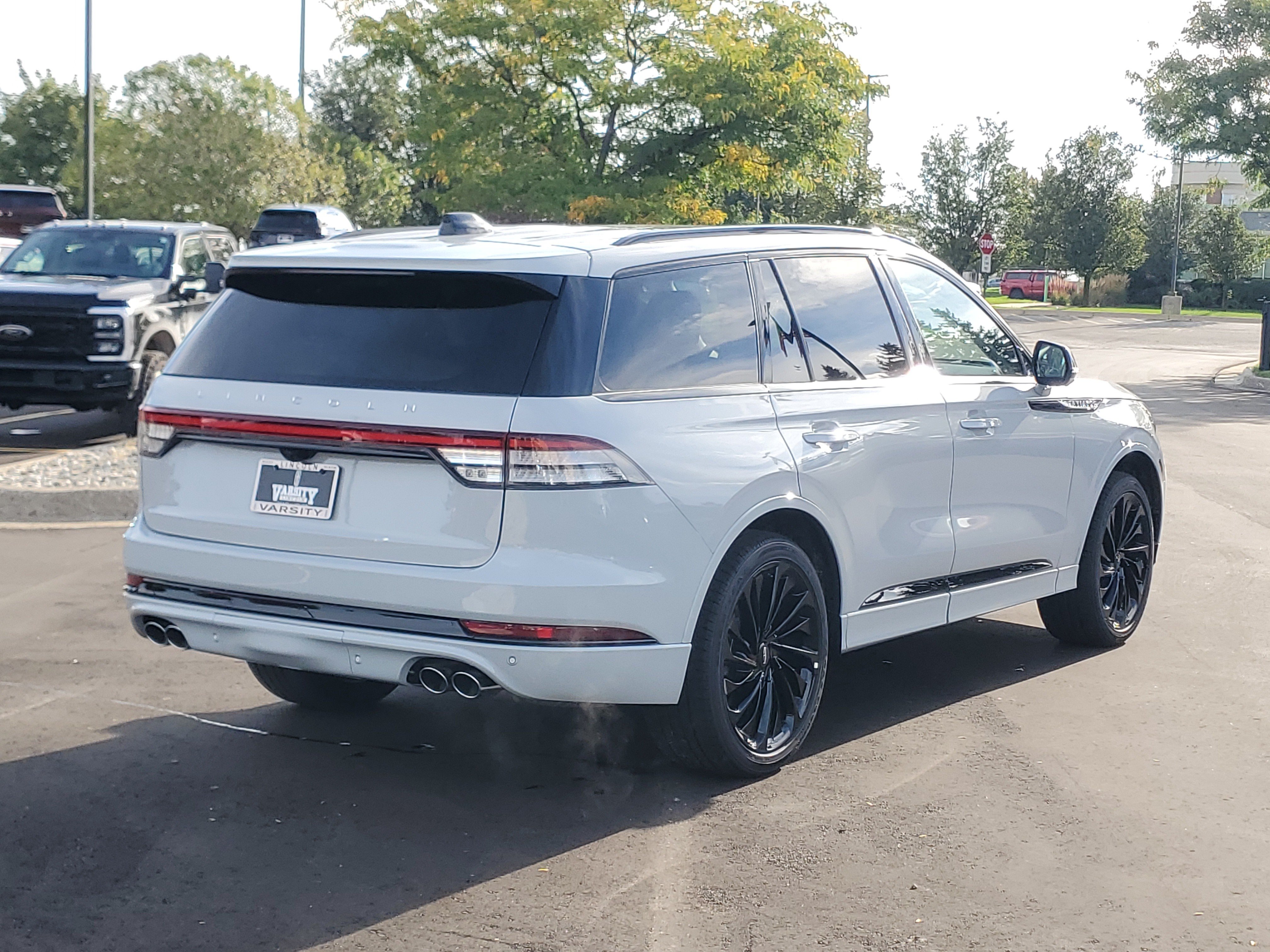 New 2027 Lincoln Aviator Reserve AWD/4WD image 4