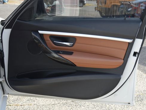 Used 2017 BMW 330i xDrive Sedan image 29