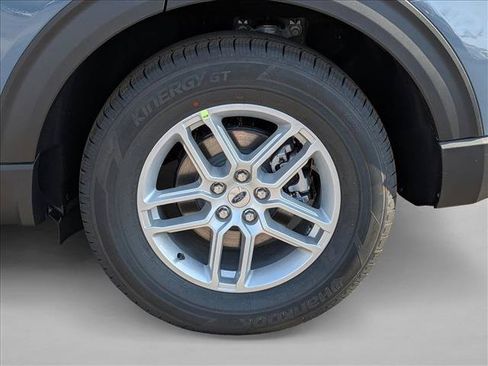 New 2026 Ford Explorer Active RWD image 10