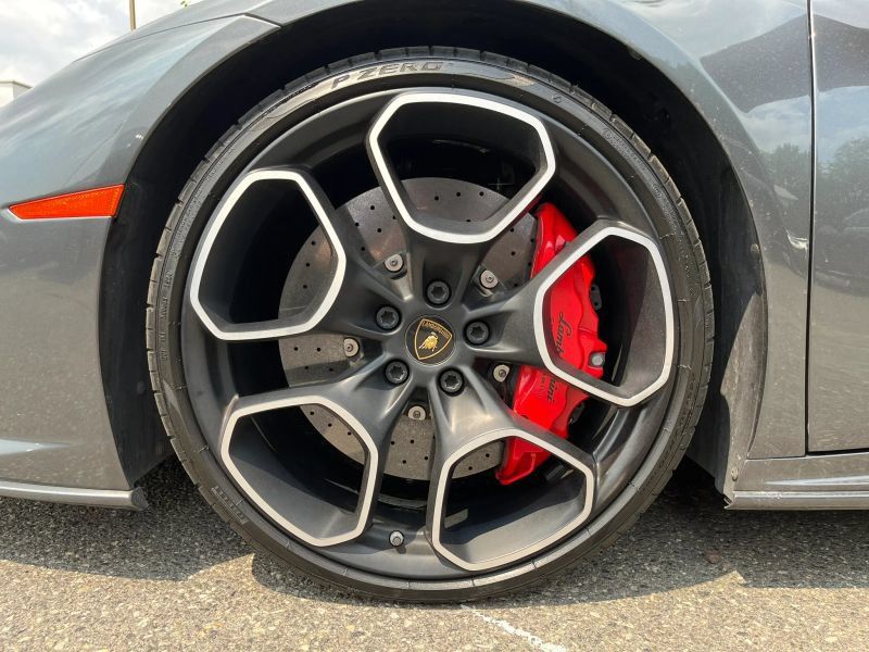 Used 2020 Lamborghini Huracan EVO AWD/4WD image 32
