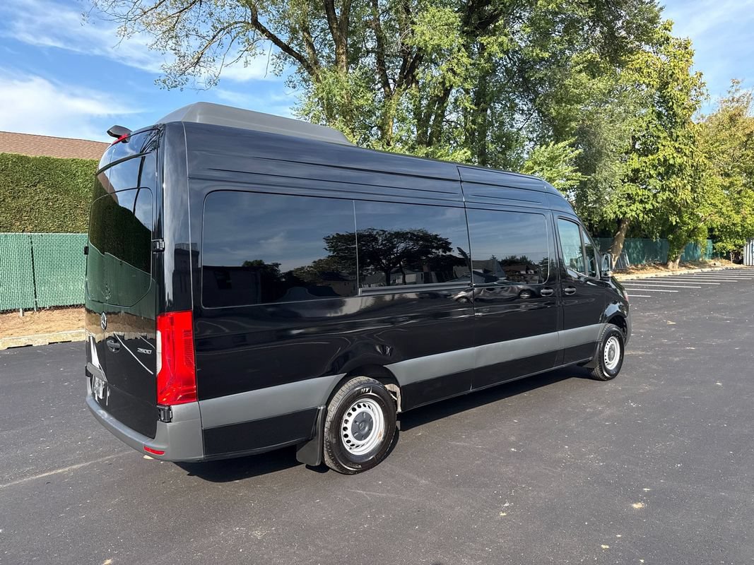 Used 2025 Mercedes-Benz Sprinter 2500 image 8