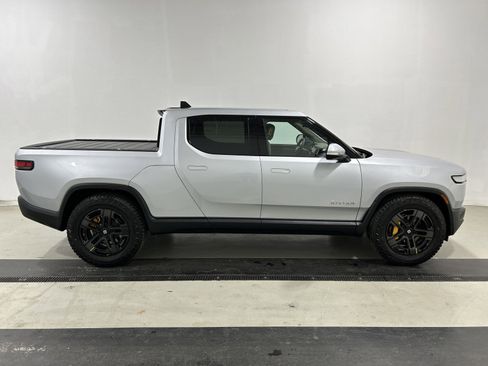 Used 2022 Rivian R1T Adventure image 6
