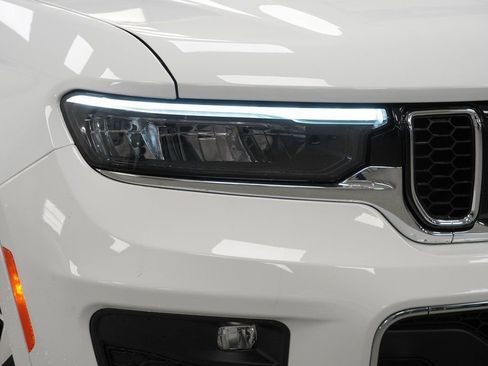 New 2025 Jeep Grand Cherokee Overland image 5