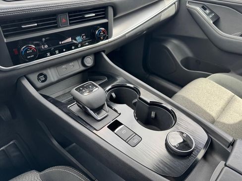 Certified 2025 Nissan Rogue SV AWD/4WD image 21