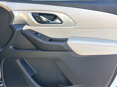 Used 2023 Chevrolet Traverse LS w/ Safety Package image 10