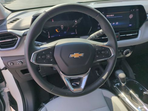 Used 2026 Chevrolet TrailBlazer LT w/ LT Cold Weather Package FWD image 18