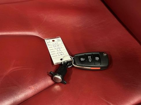 Used 2015 Audi R8 V8 w/ Extended Leather Package AWD/4WD image 34