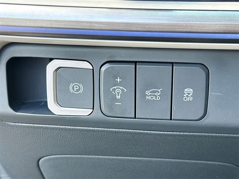 Used 2025 Hyundai Santa Fe Calligraphy image 11