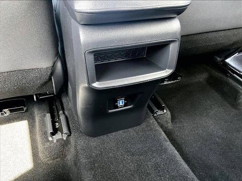 Used 2020 Toyota RAV4 LE FWD image 22