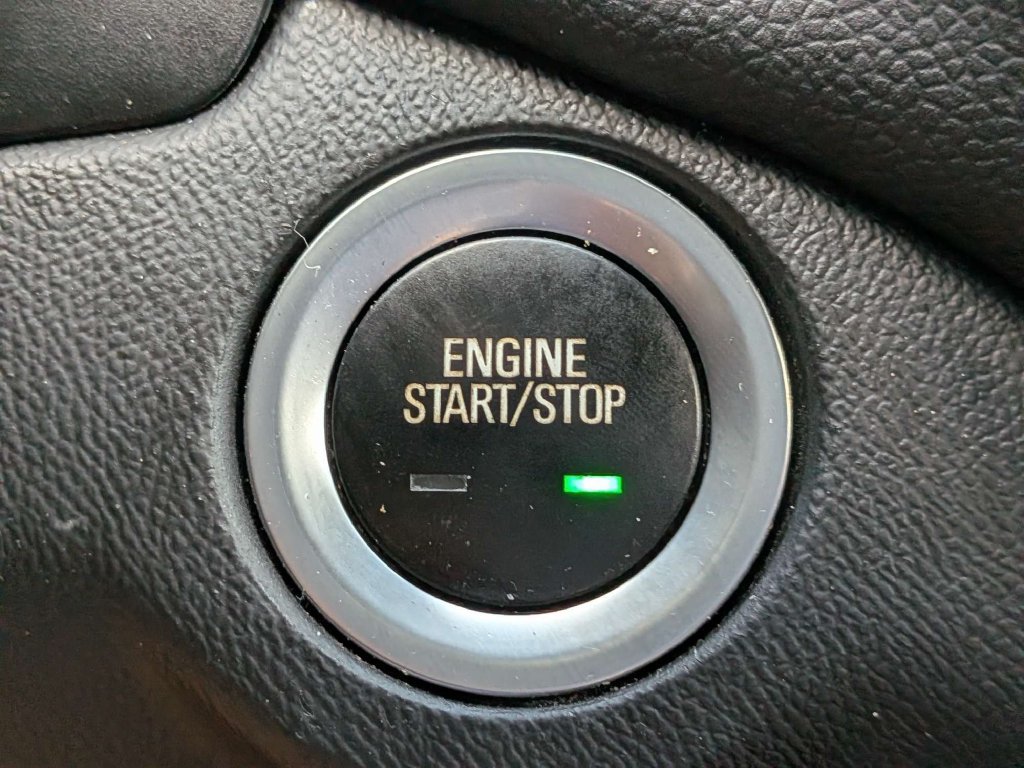 Used 2021 Chevrolet Equinox LT FWD image 29