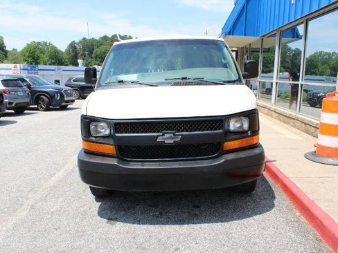 Used 2016 Chevrolet Express 2500 Extended RWD image 2