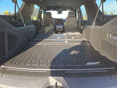 New 2026 GMC Yukon XL Elevation image 36