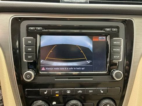 Used 2015 Volkswagen Passat 1.8T SE FWD image 5