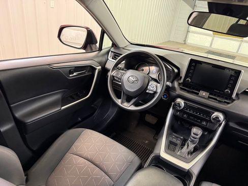 Used 2019 Toyota RAV4 XLE w/ Convenience Package image 26