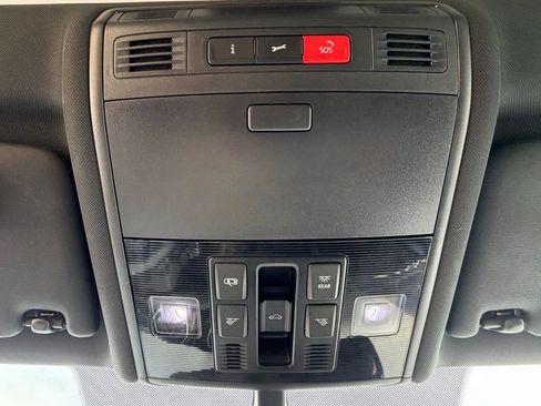 Used 2018 Volkswagen GTI SE image 27