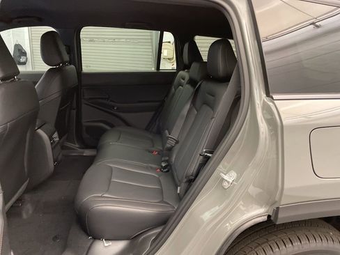 New 2026 Jeep Cherokee Limited image 17