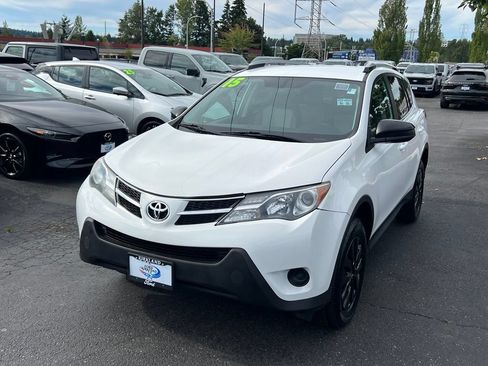 Used 2015 Toyota RAV4 LE AWD/4WD image 4