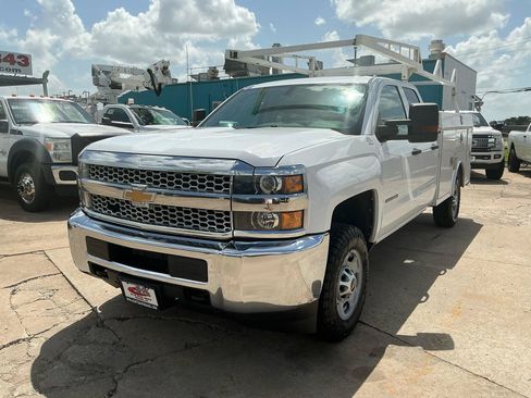 Used 2019 Chevrolet Silverado 2500 W/T w/ WT Convenience Package RWD image 2