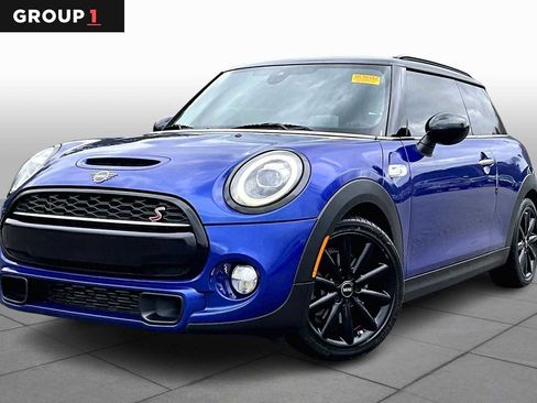Used 2019 MINI Cooper S image 1