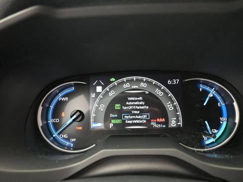 Used 2021 Toyota RAV4 SE w/ Weather & Moonroof Package AWD/4WD image 19