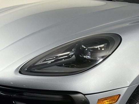 Certified 2024 Porsche Macan AWD/4WD image 28