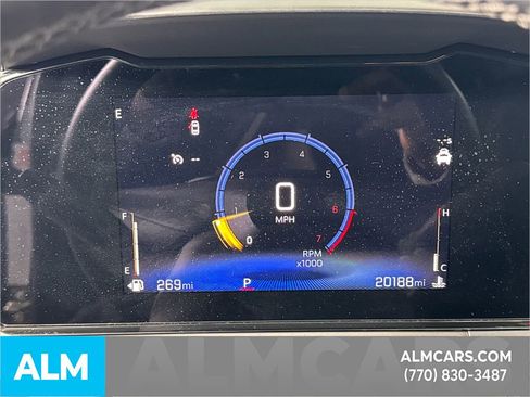 Used 2025 Chevrolet Trax LT w/ LT Convenience Package image 31