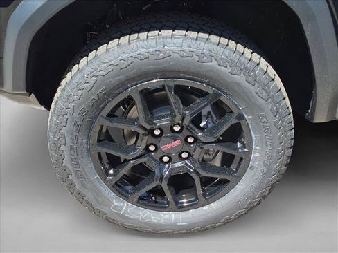 New 2026 GMC Canyon Denali w/ LPO, Denali Black Edition AWD/4WD image 10