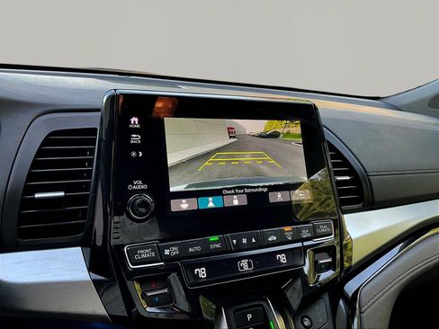 Used 2023 Honda Odyssey Touring image 14