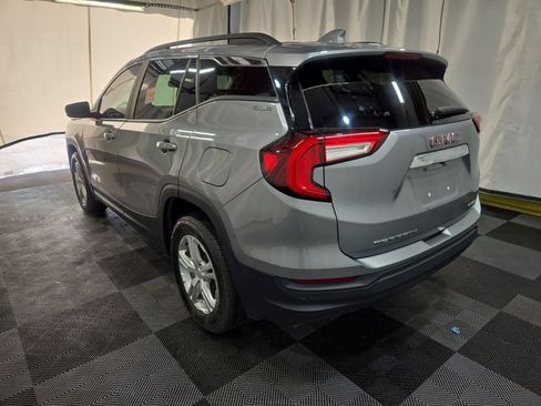 Used 2024 GMC Terrain SLE w/ Driver Convenience Package AWD/4WD image 4