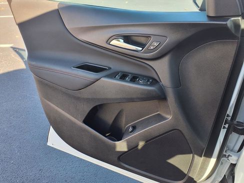 Used 2022 Chevrolet Equinox RS image 19