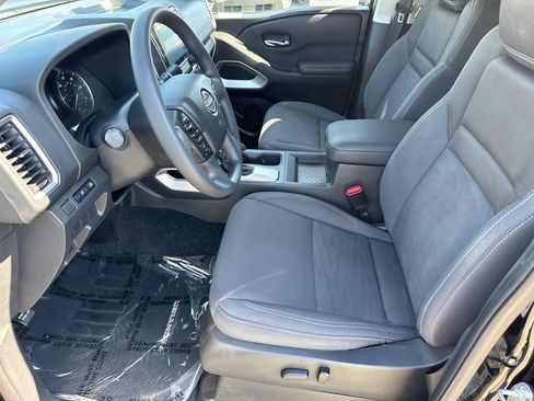 Used 2022 Nissan Frontier SV AWD/4WD image 25