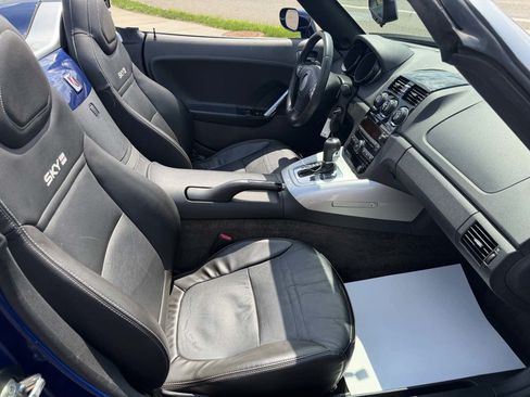 Used 2009 Saturn Sky Red Line RWD image 18