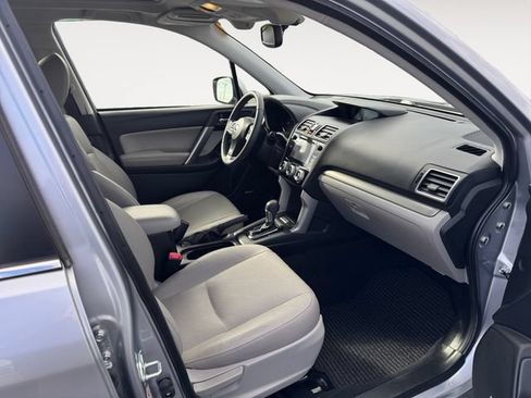Used 2016 Subaru Forester 2.5i Touring w/ Eyesight & Navigation System AWD/4WD image 4