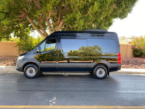 Used 2025 Mercedes-Benz Sprinter 2500 image 58