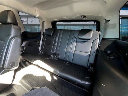 Used 2018 Chevrolet Tahoe Premier AWD/4WD image 24