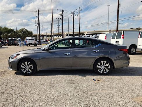 Used 2024 Nissan Altima 2.5 S image 4