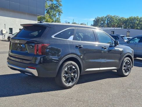 New 2026 Kia Sorento S image 4