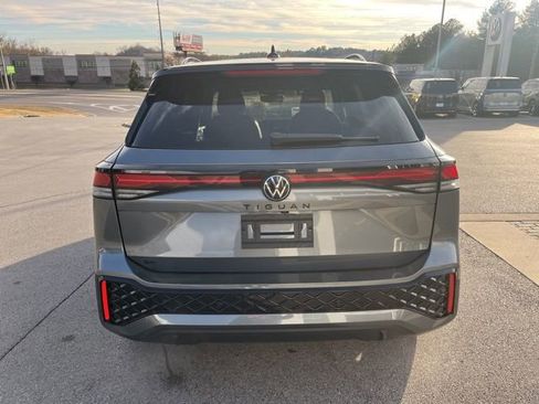 New 2026 Volkswagen Tiguan SE R-Line FWD image 4
