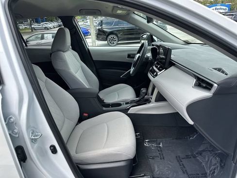 Used 2024 Toyota Corolla Cross LE FWD image 19