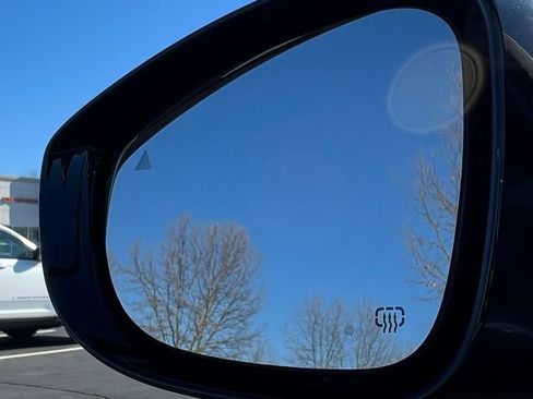 Used 2024 Chrysler Pacifica Touring-L FWD image 45