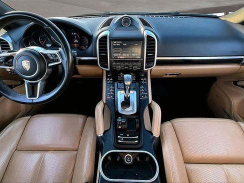 Used 2016 Porsche Cayenne image 16