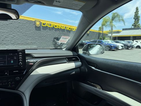 Used 2022 Toyota Camry LE FWD image 18